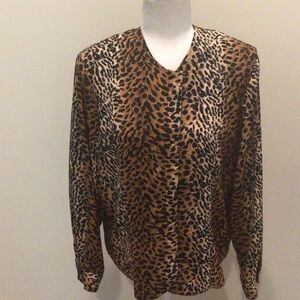 Bedford Fair leopard print button down long sleeves jacket blouse 100% polyeste